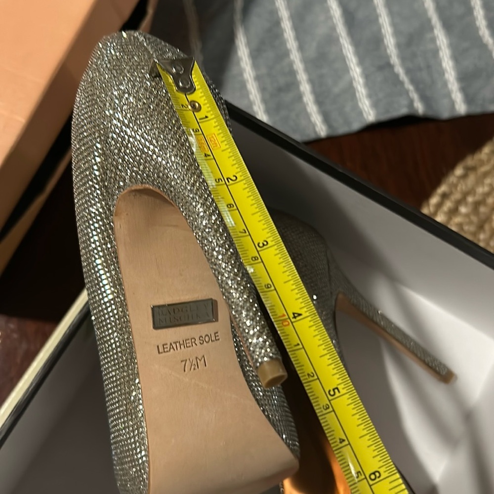 New Badgley Mischka Kassidy 11 pumps - Picture 12 of 12
